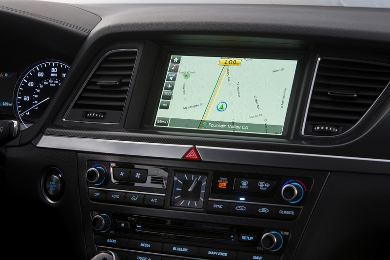 Illustration for article titled The 2015 Hyundai Genesis Gets All The Gadgets